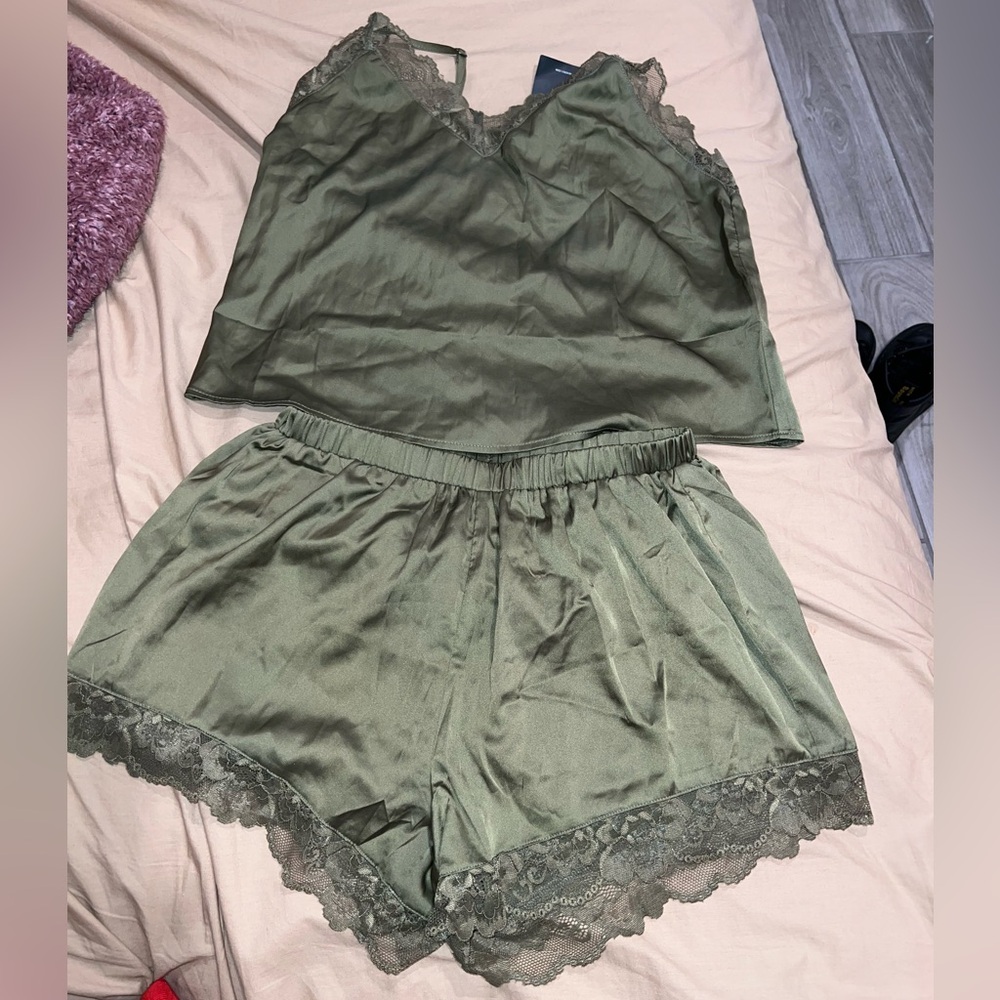 NWT Forever 21 short sleeping set - Picture 1 of 5